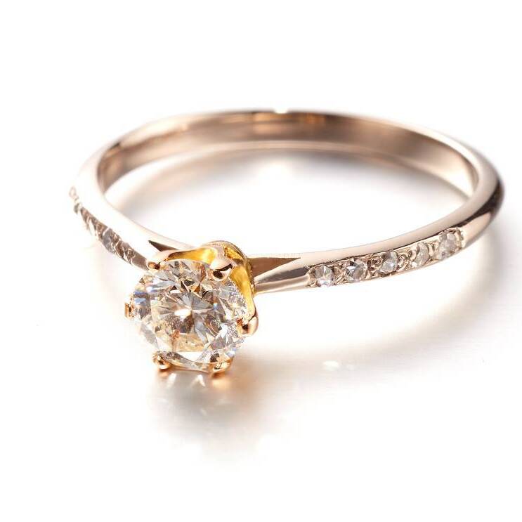 Whitegoldengagemtnring
