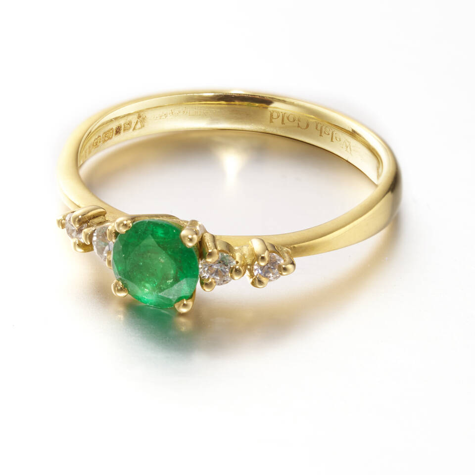 Eng ring 1 green 4 white